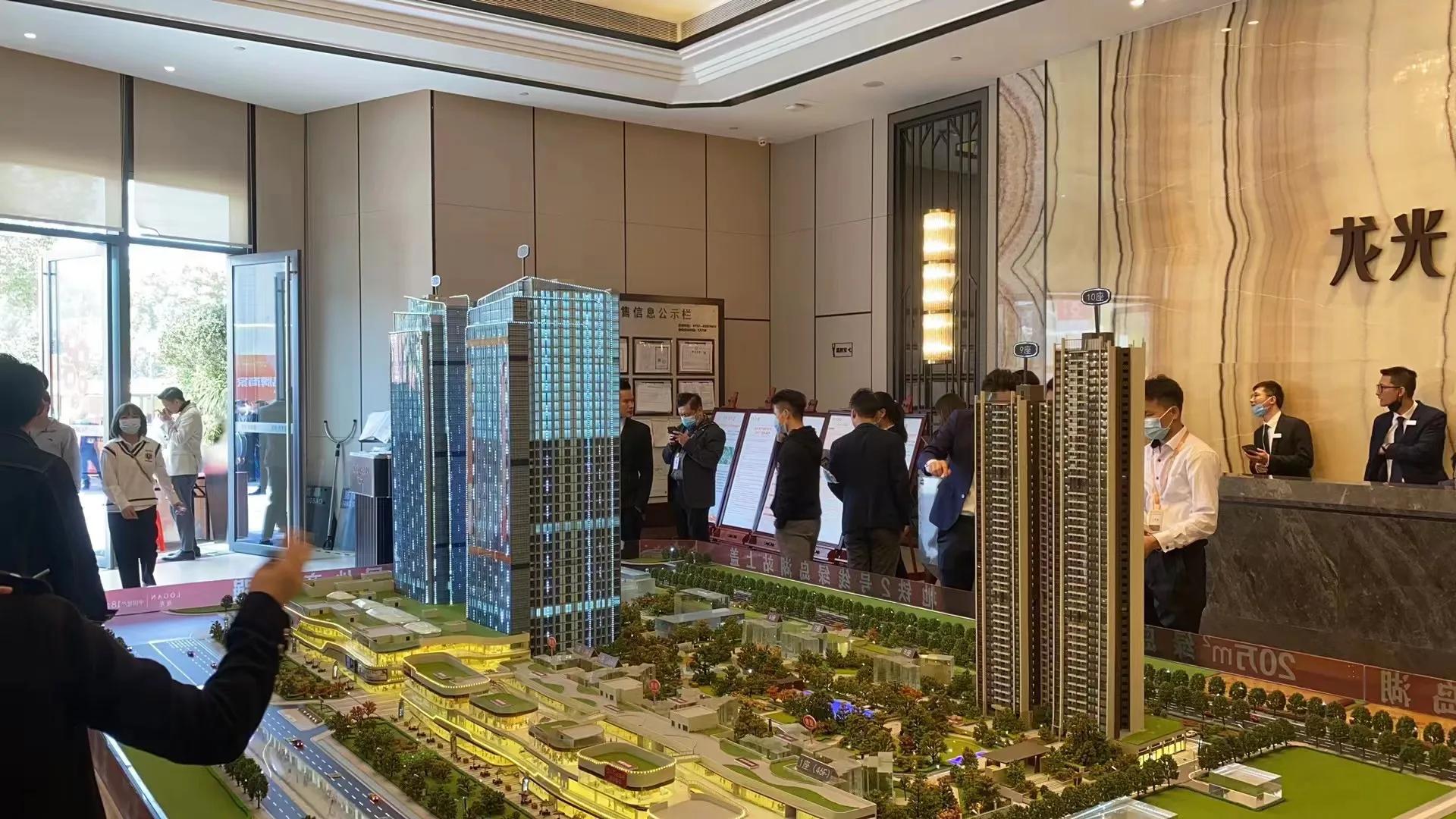 佛山禅城绿岛湖最新楼价,佛山绿岛湖顶楼豪装二手房出售