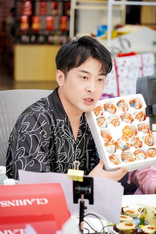 辛巴扶持家乡人民,辛巴电商扶贫