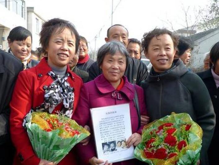 两个小伙子做dna鉴定竟然是亲兄弟,洛阳两位女子做闺蜜30年