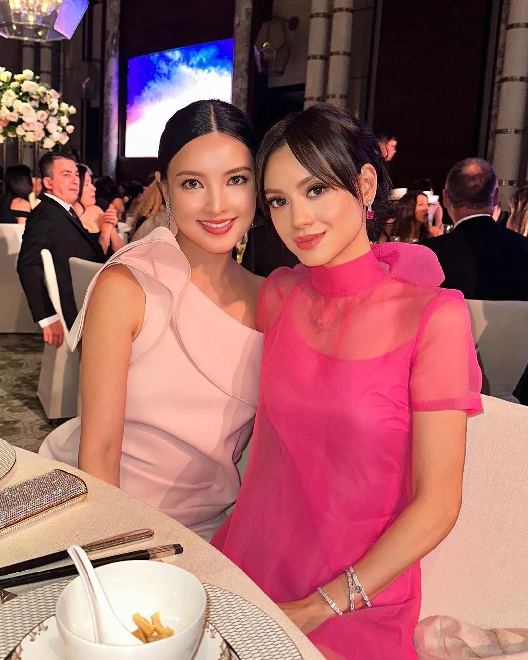 郭晶晶巩俐与明星合影,郭晶晶张曼玉合影