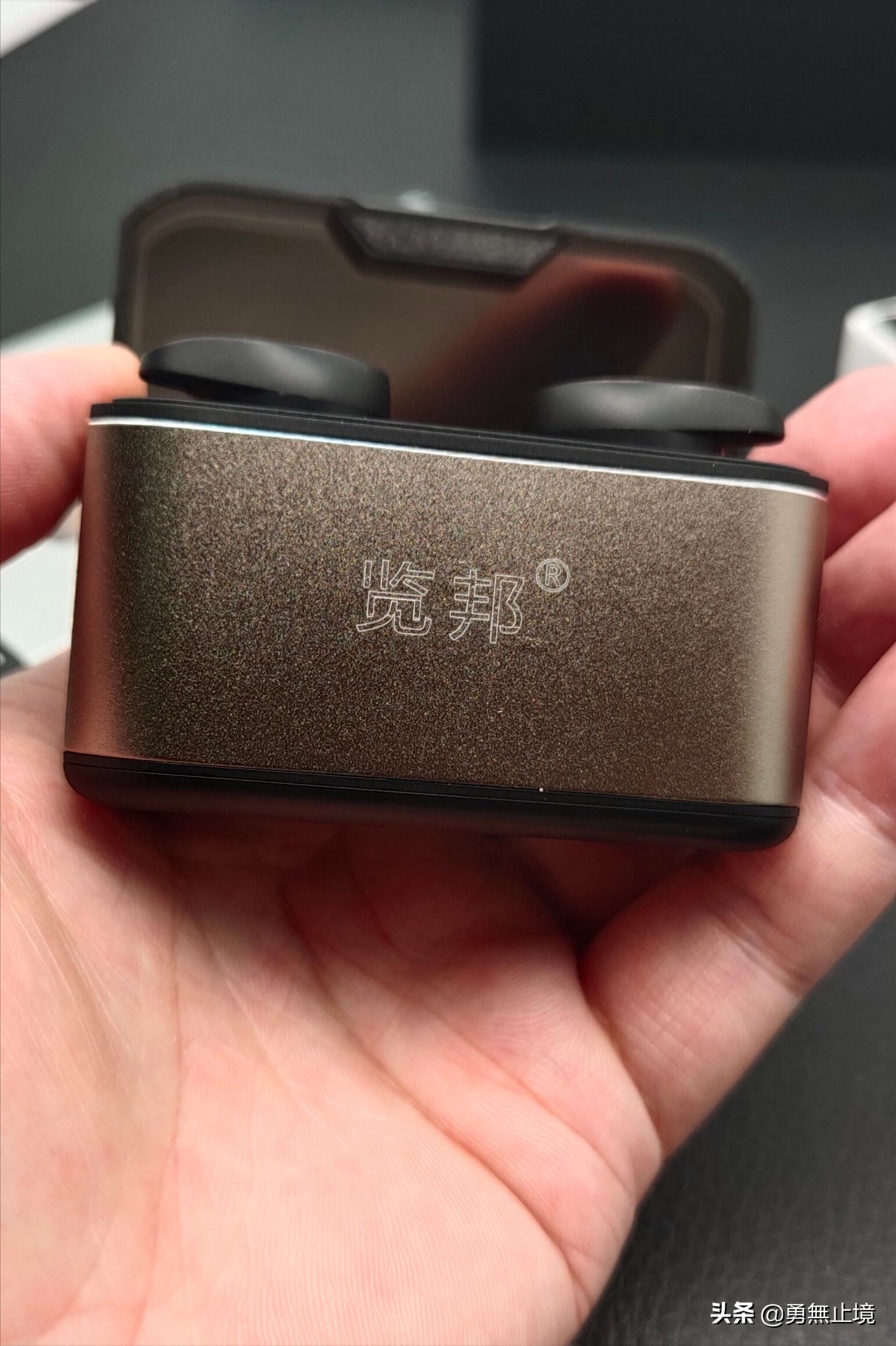 蓝牙耳机哪一款比较好一点,好用的蓝牙耳机哪款比较好