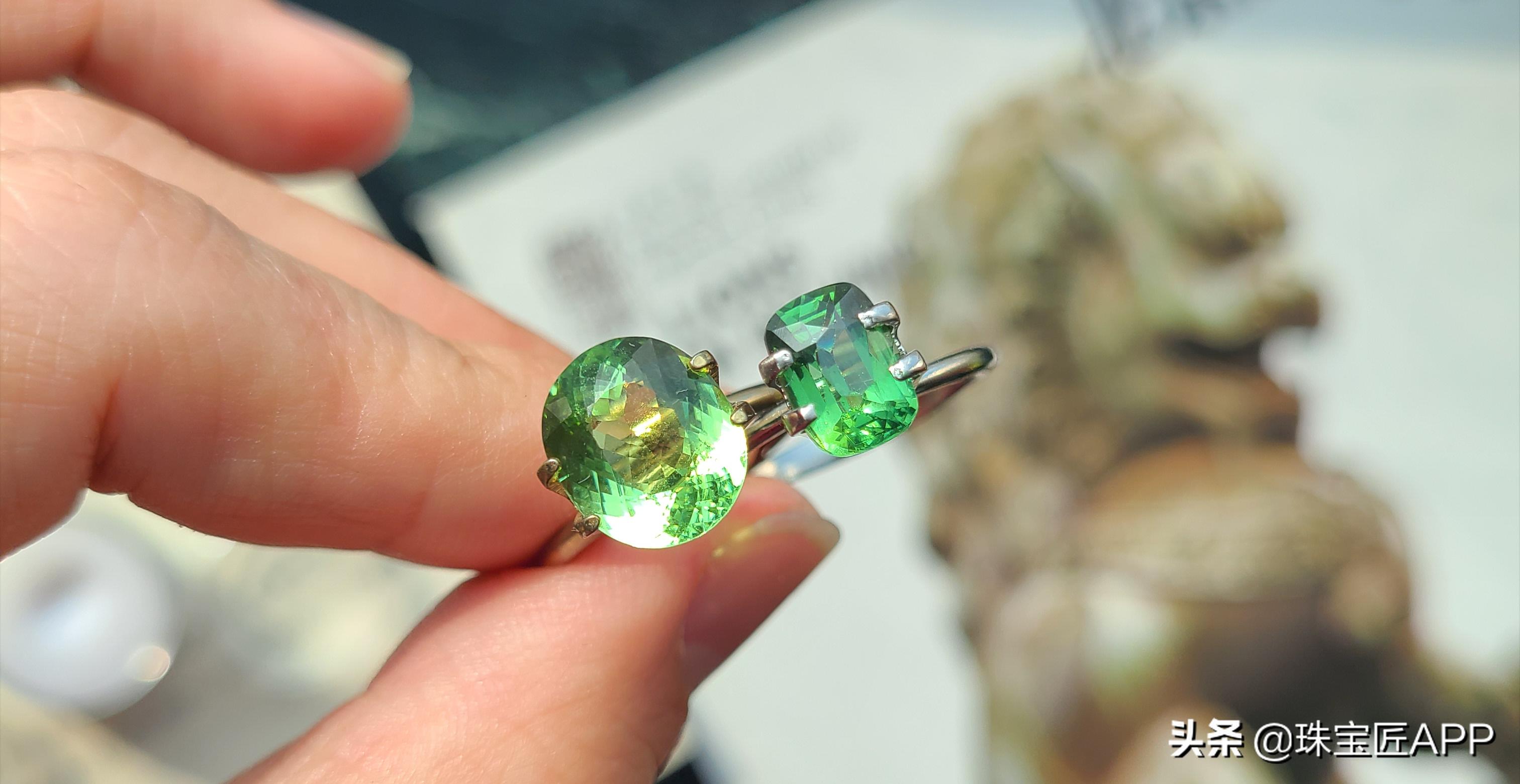 天然锆石有火彩吗,真正的天然红锆石长什么样