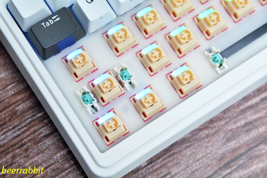 珂芝k75ttc烈焰紫,k75珂芝ttc快银轴是性能版吗