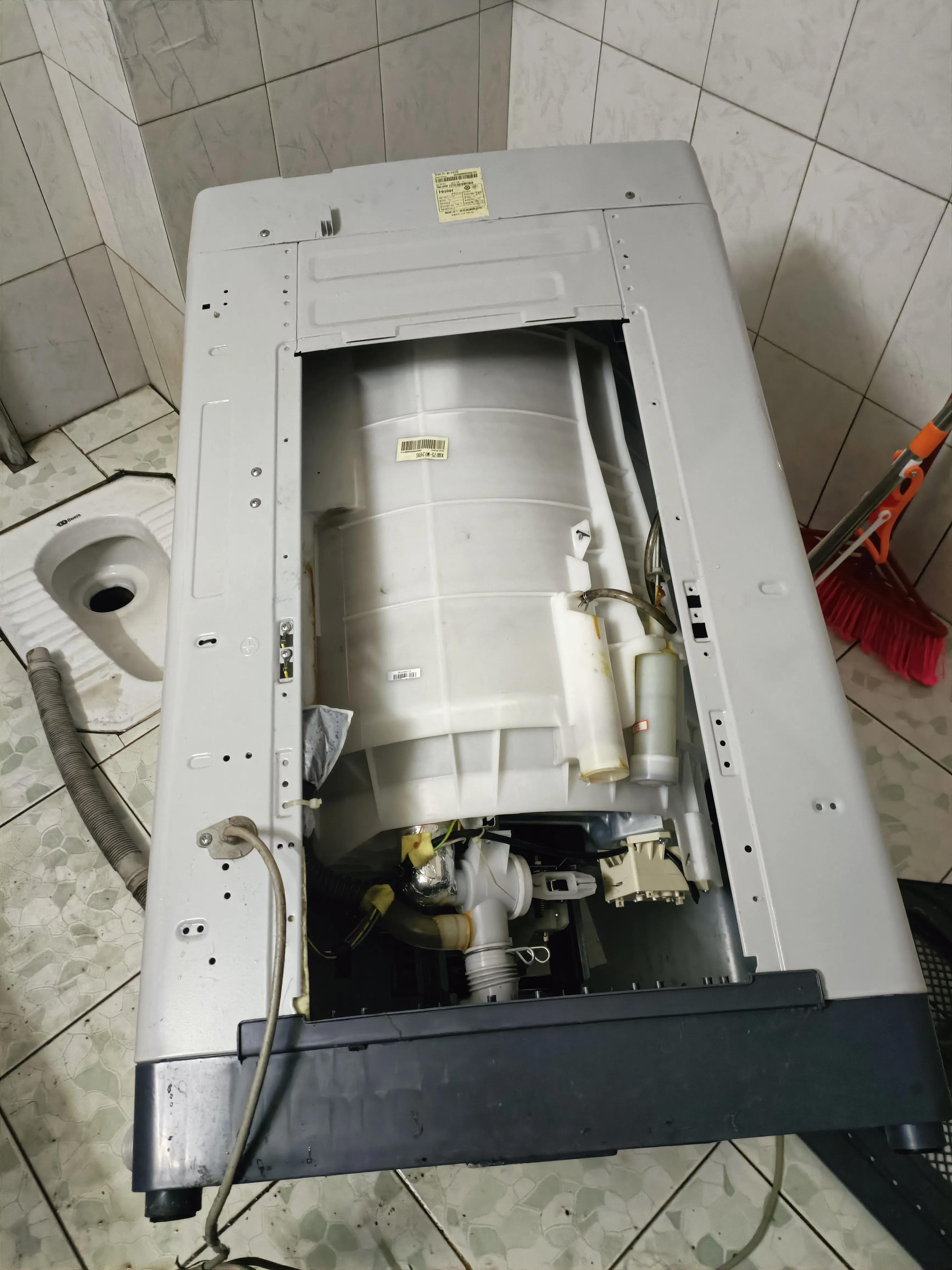 洗衣机卡住存不住水直接排出去,洗衣机不脱水显示3e是怎么回事