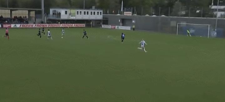 张琳艳海外1战成名首秀狂造5球,亚洲杯夺冠张琳艳和队友合庆祝