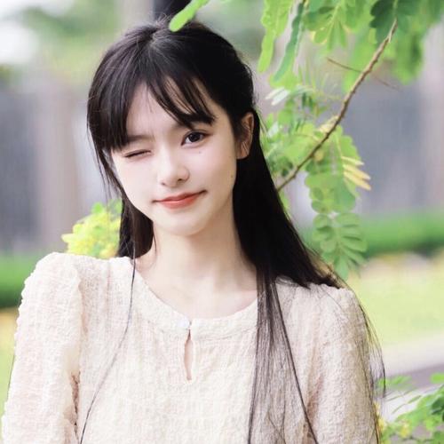 送女朋友什么惊喜礼物能让她感动,送女生暖心实用礼物推荐