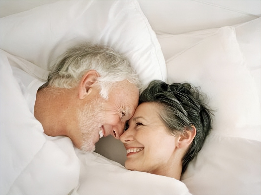 老年人夫妻生活，可以到多大岁数？一周几次为好？正确说法来了