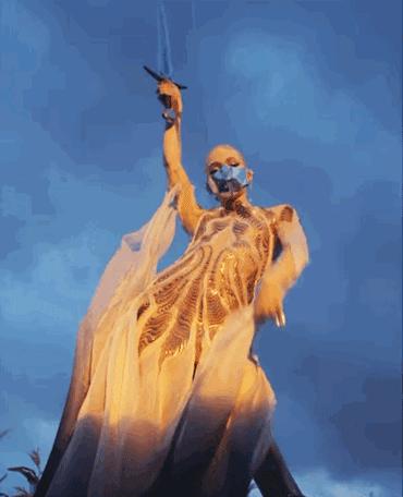 为什么欧美红毯造型那么夸张,国外惊人红毯