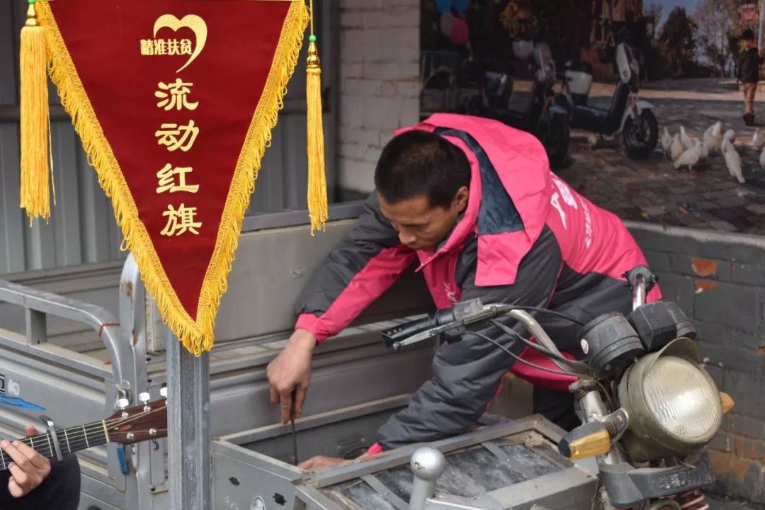 南阳新华路电动车市场首个电动车上牌点设在爱玛专营店