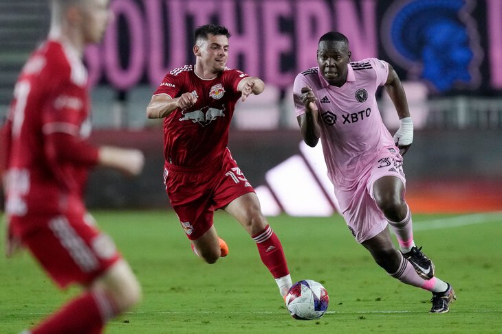 梅西最新队友,梅西新队友马丁内斯