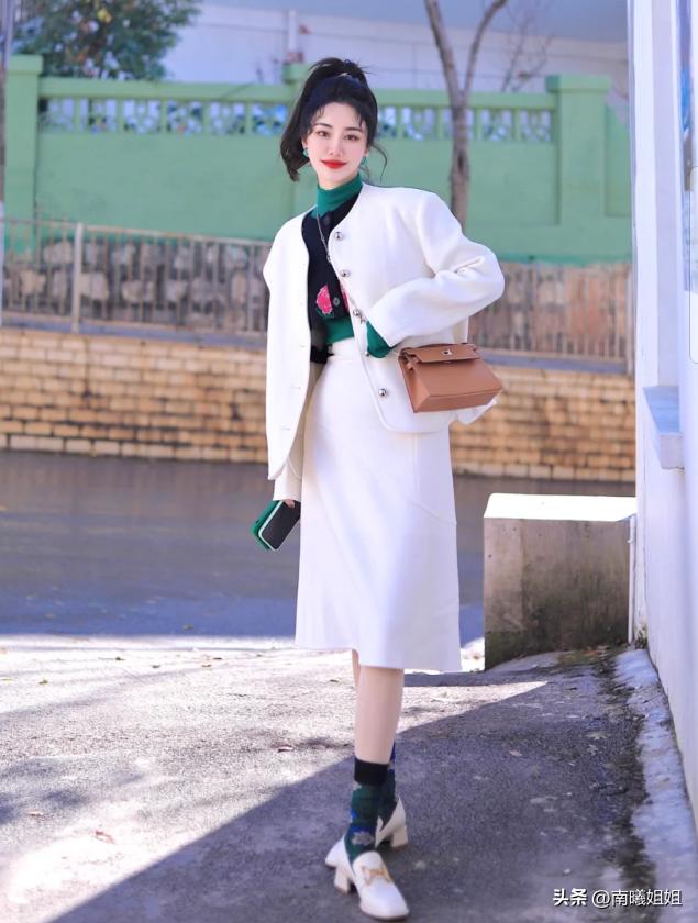 秋季用4双鞋提升时髦感,既能搭裤子又能搭裙子的秋冬鞋