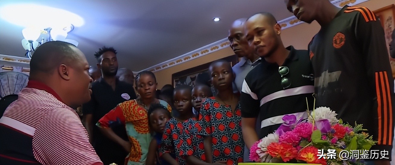 2018年非洲“先知”卖万能神药,用柠檬水兑汽油,一年狂捞1000万