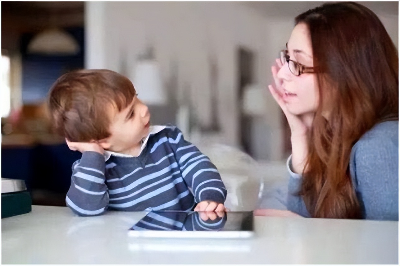 孩子胆子小怕陌生人怎么办,孩子胆子特别小怕老师怎么办