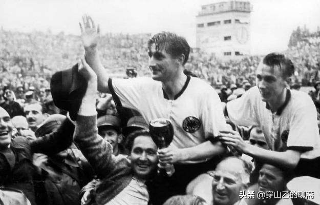 他们被称为“会玩魔术的足球队”，昙花一现后落魄至今