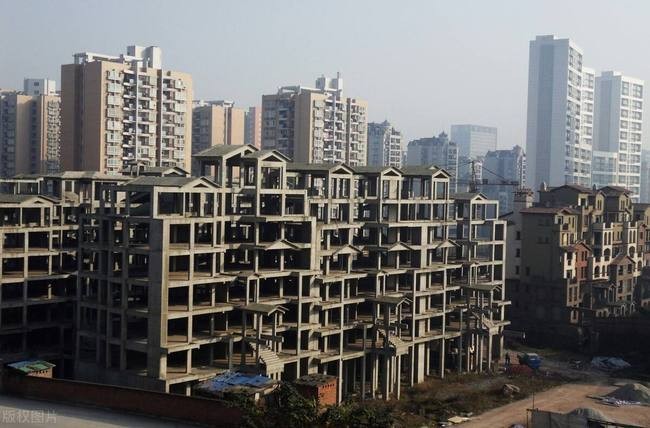 贷款392万元买别墅遇楼盘烂尾,上海男子银行借款42万