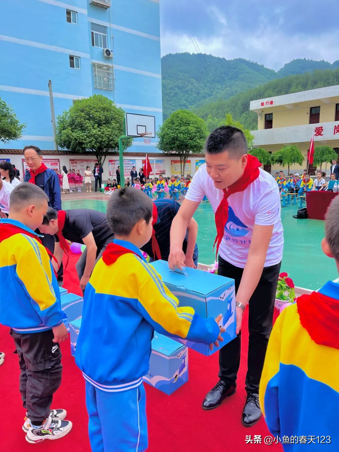 富德生命人寿2022“小海豚计划”爱心足迹｜童心相连情满六一