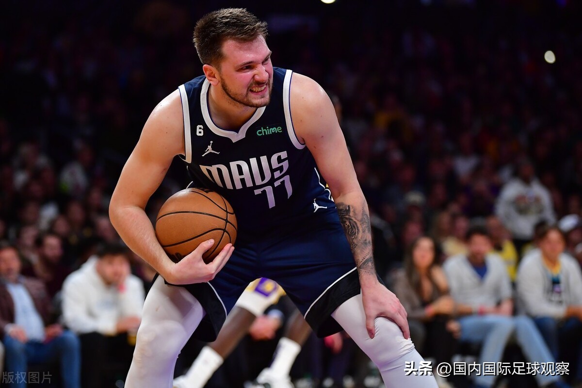 NBA再现逆转！湖人队111-108险胜独行侠！詹姆斯26分！戴维斯30分