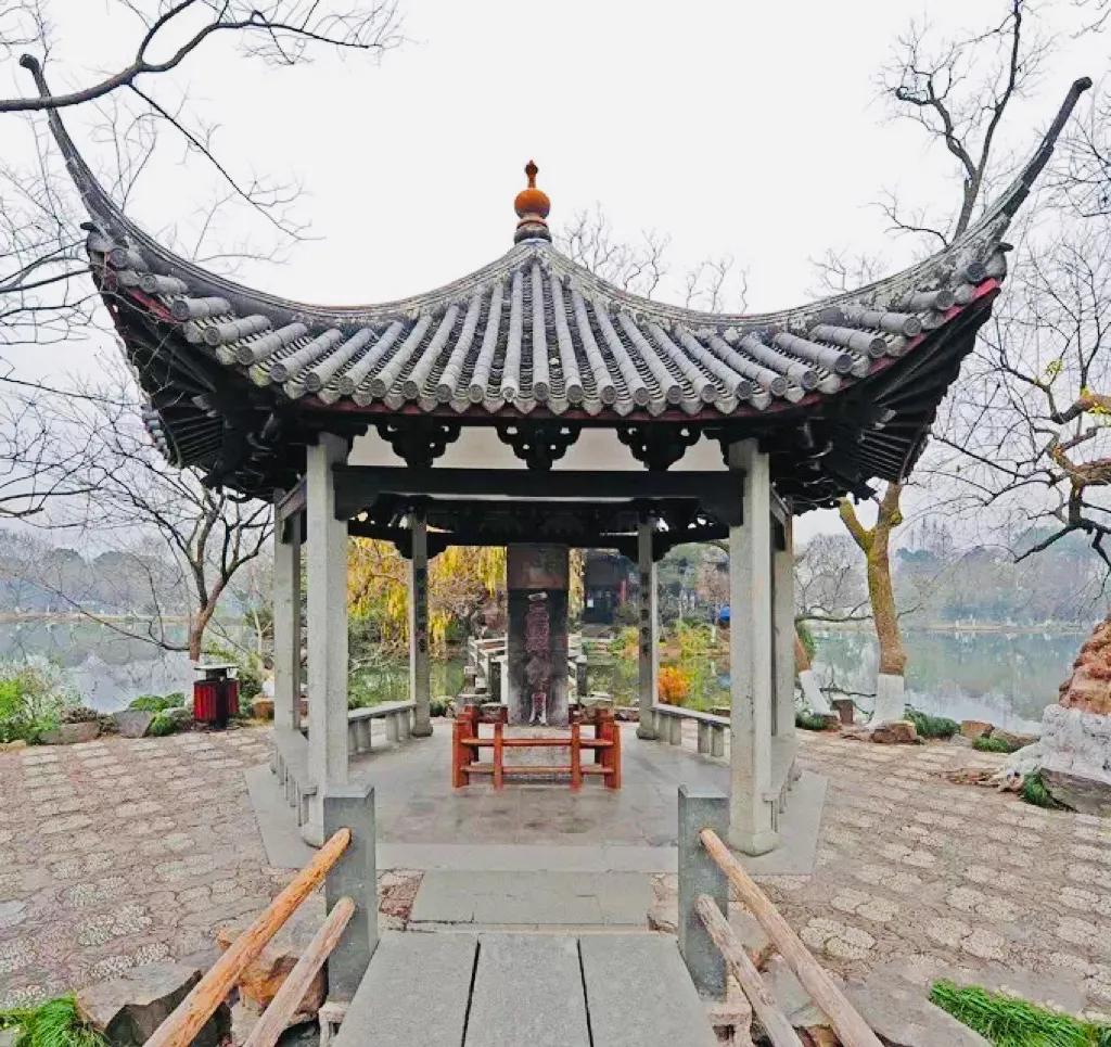 杭州西湖大雪纷飞,杭州西湖风景名胜区