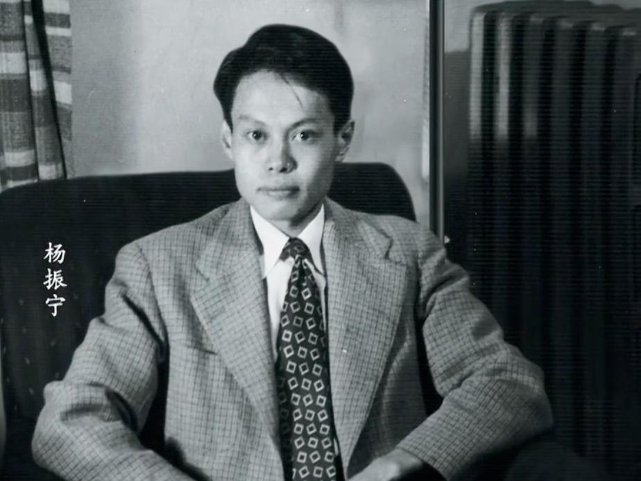 翁帆与杨振宁结婚生活状况怎样,杨振宁和翁帆结婚的当年现状