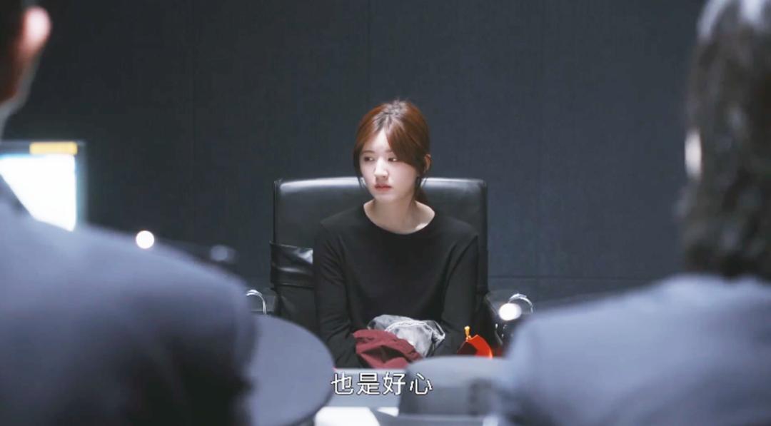 收视破2.1，女主角一出场就牢牢抓住了我眼球，这剧要火了