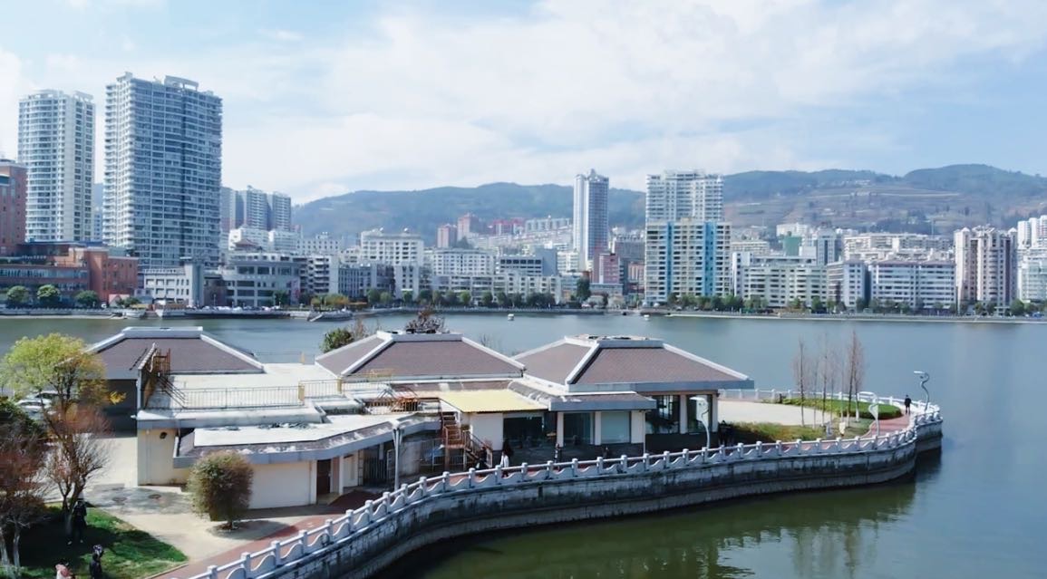 这里被誉为云南小香港，一度繁华，如今6万就能买套房