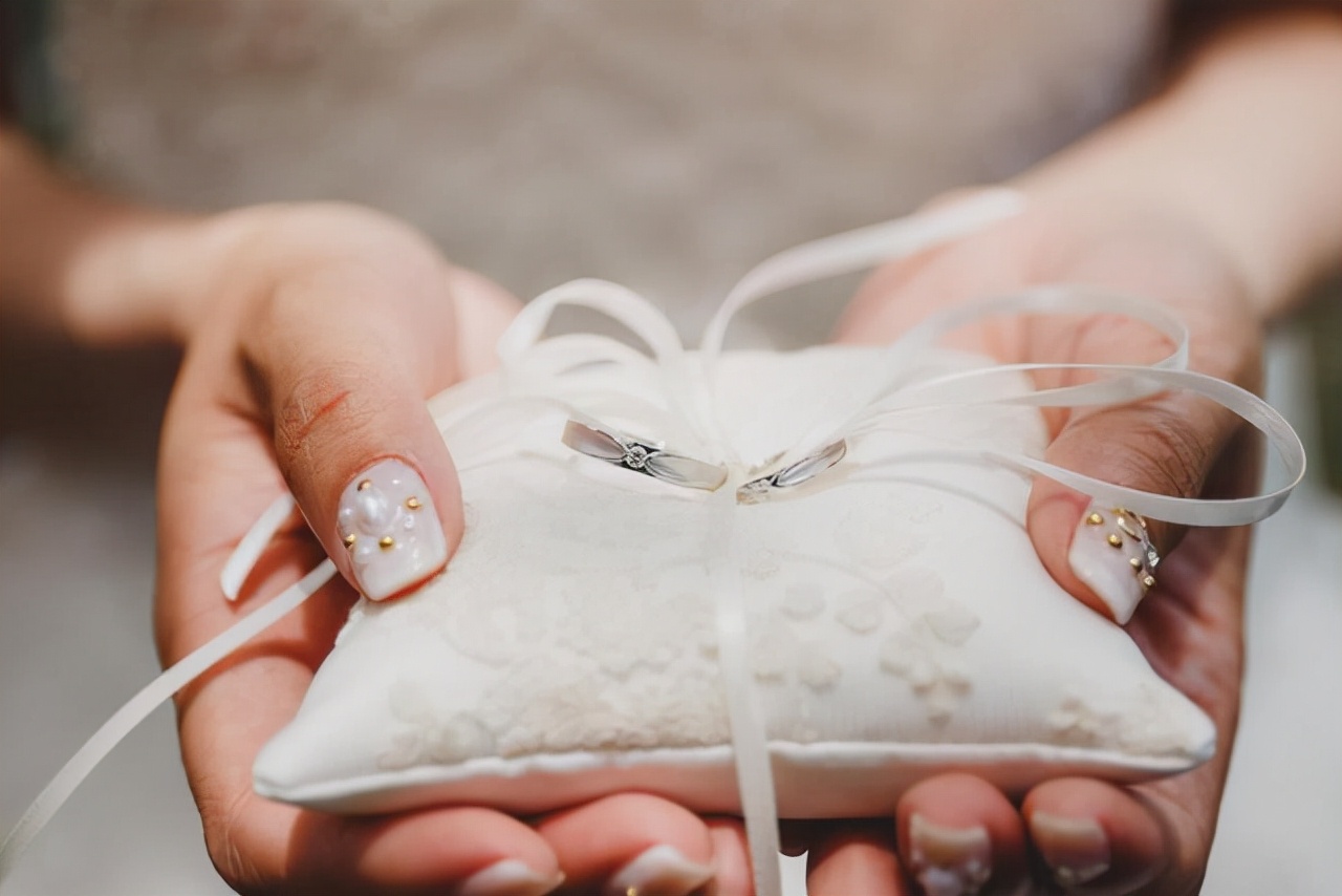 什么是夫妻经典句子,什么是夫妻什么是婚姻