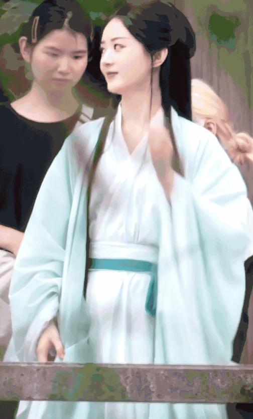 赵丽颖和白鹿同款发型,白鹿赵丽颖长月粉衣换脸造型对比