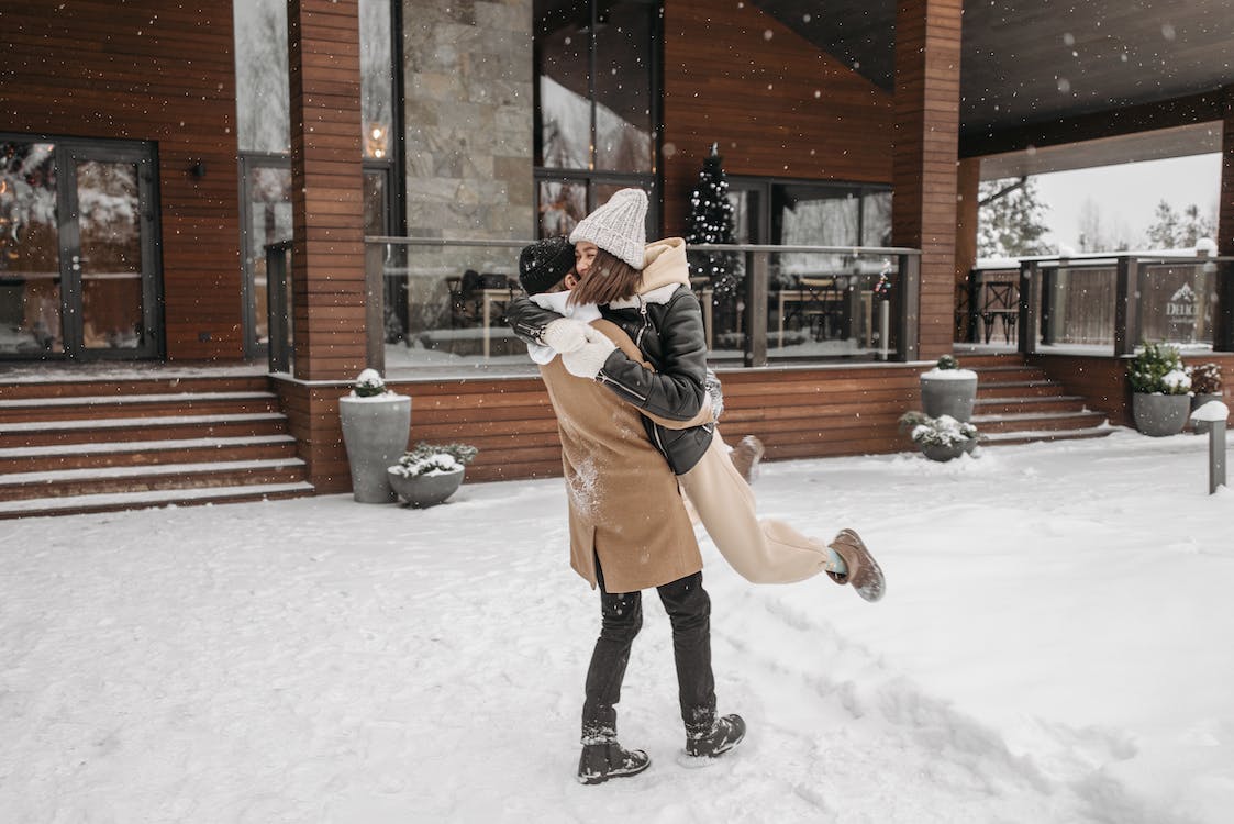 聊一聊人际关系,如何在亲密关系中保持冷静与支持