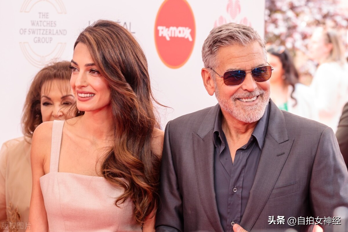 阿玛尔克鲁尼黄色连衣裙 (阿玛尔克鲁尼lost control)