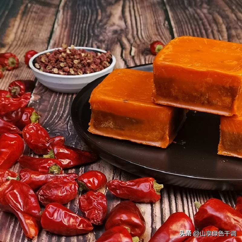 四川女子独自一人做小吃，透露成本8元，一份卖15，月收益3万