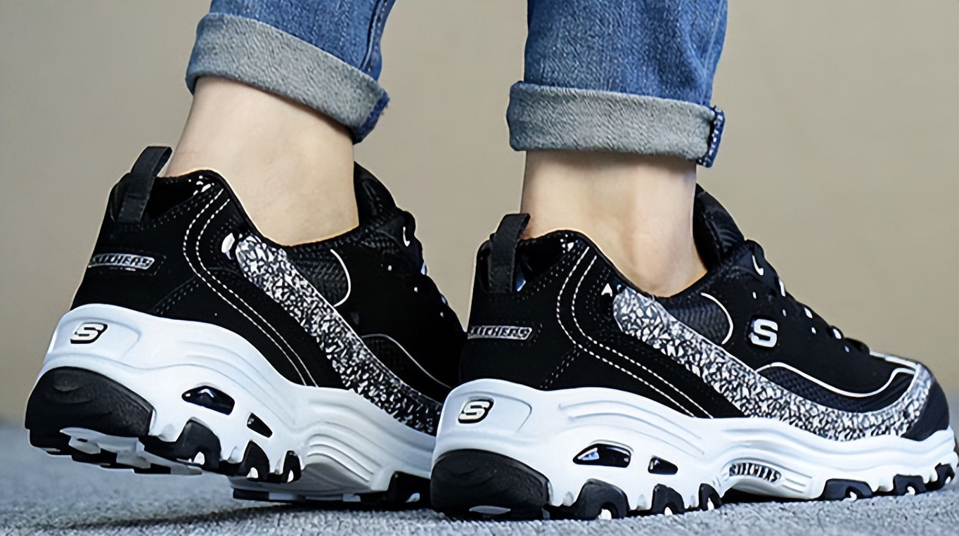 斯凯奇近期爆款,斯凯奇最近的爆款