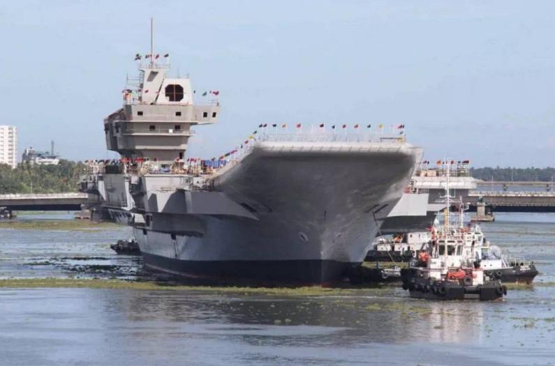 003型航母与印度航母网友评论,003航母和印度航母的直观对比