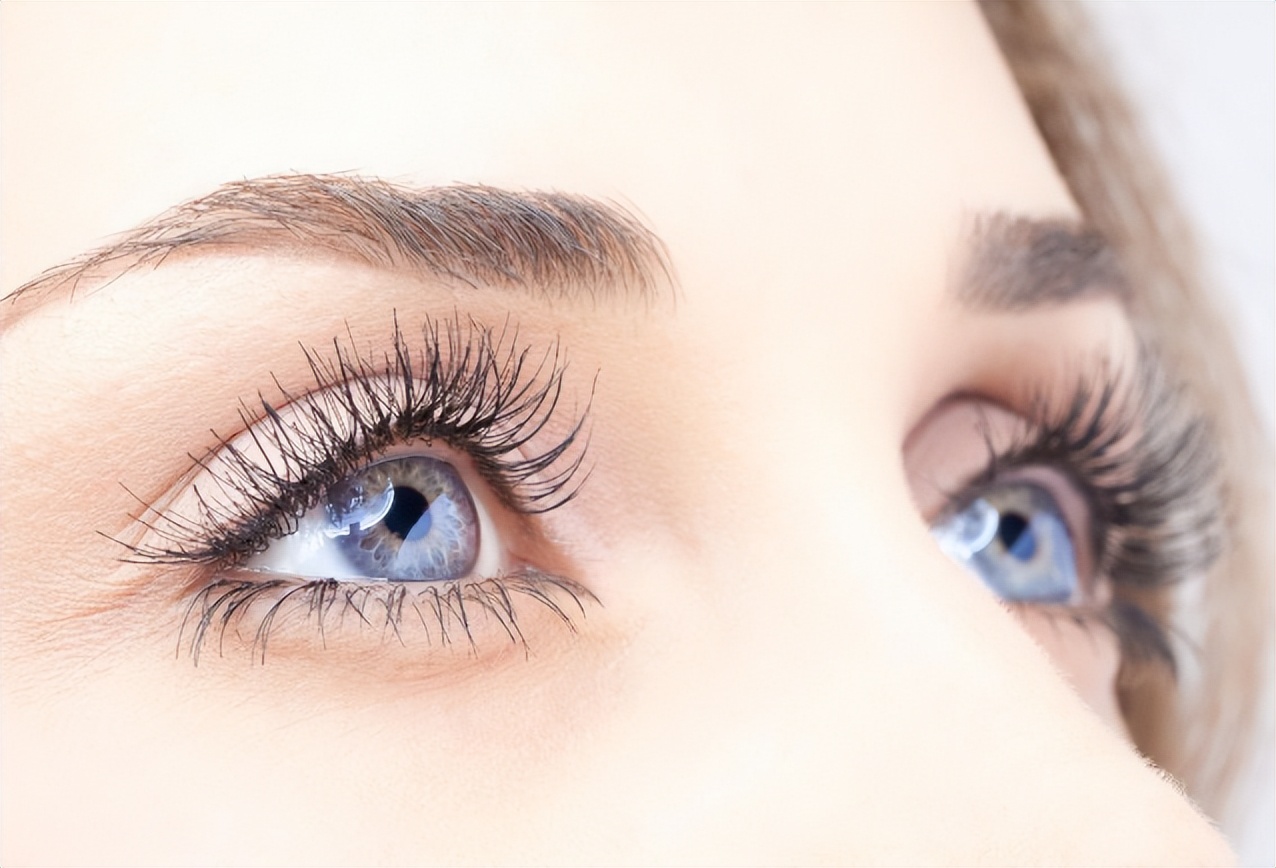 50岁后男人眉毛变长意味着什么,眉毛变长是长寿还是有病