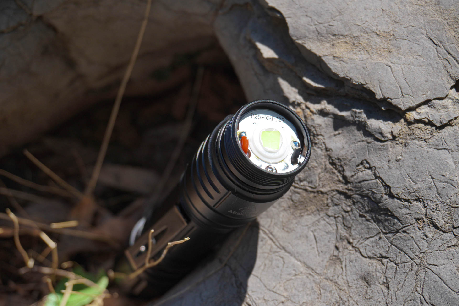 一筒搞定多用途！CYANKSY这款户外手电可是太顶了