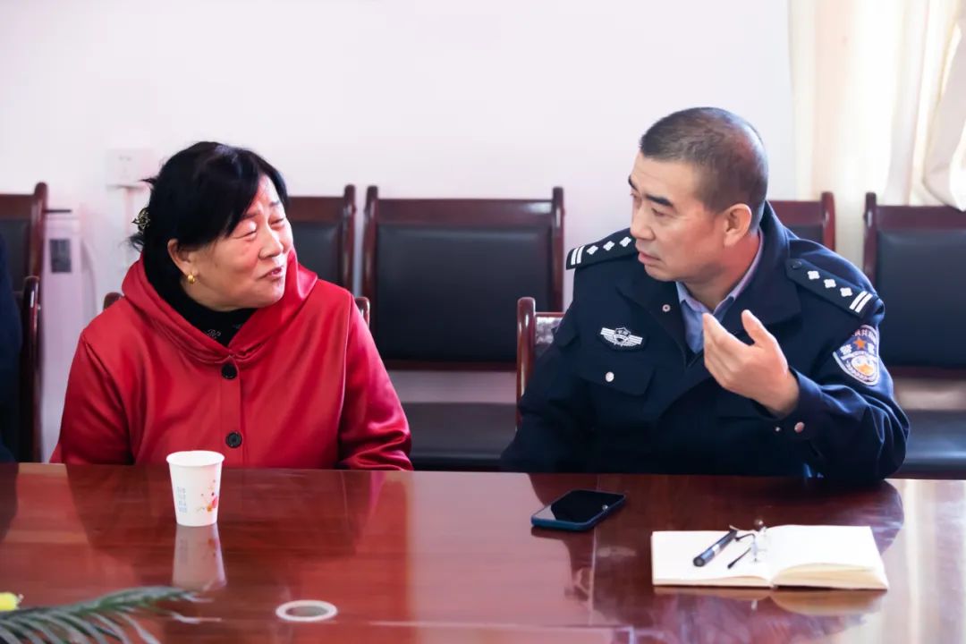 走进金秋时节的乡村——敦煌市公安局组织开展“新时代山乡巨变文学与你同行”主题志愿活动