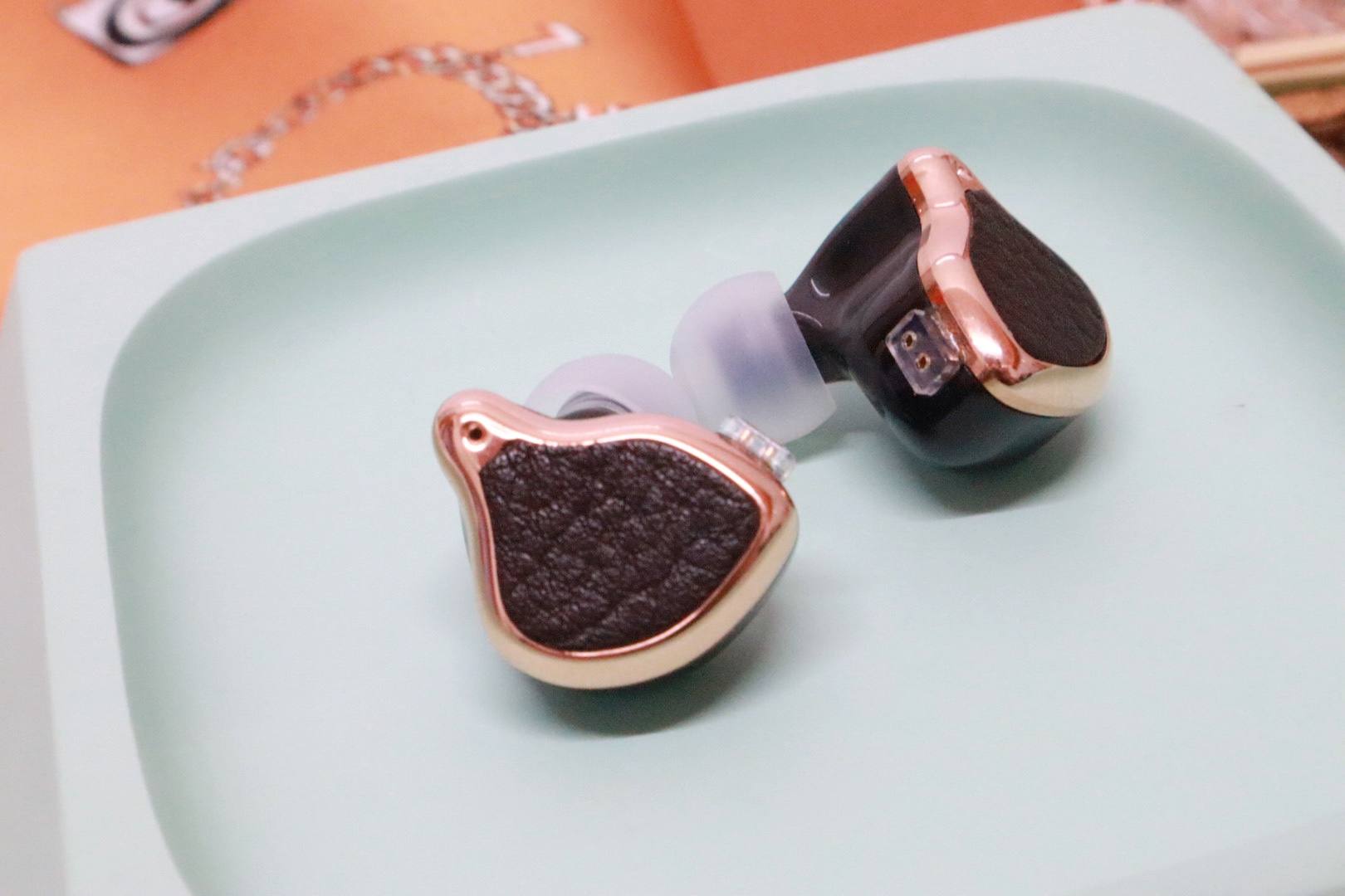 锦瑟香也耳机蓝牙可换线,锦瑟香也蓝牙耳机测评