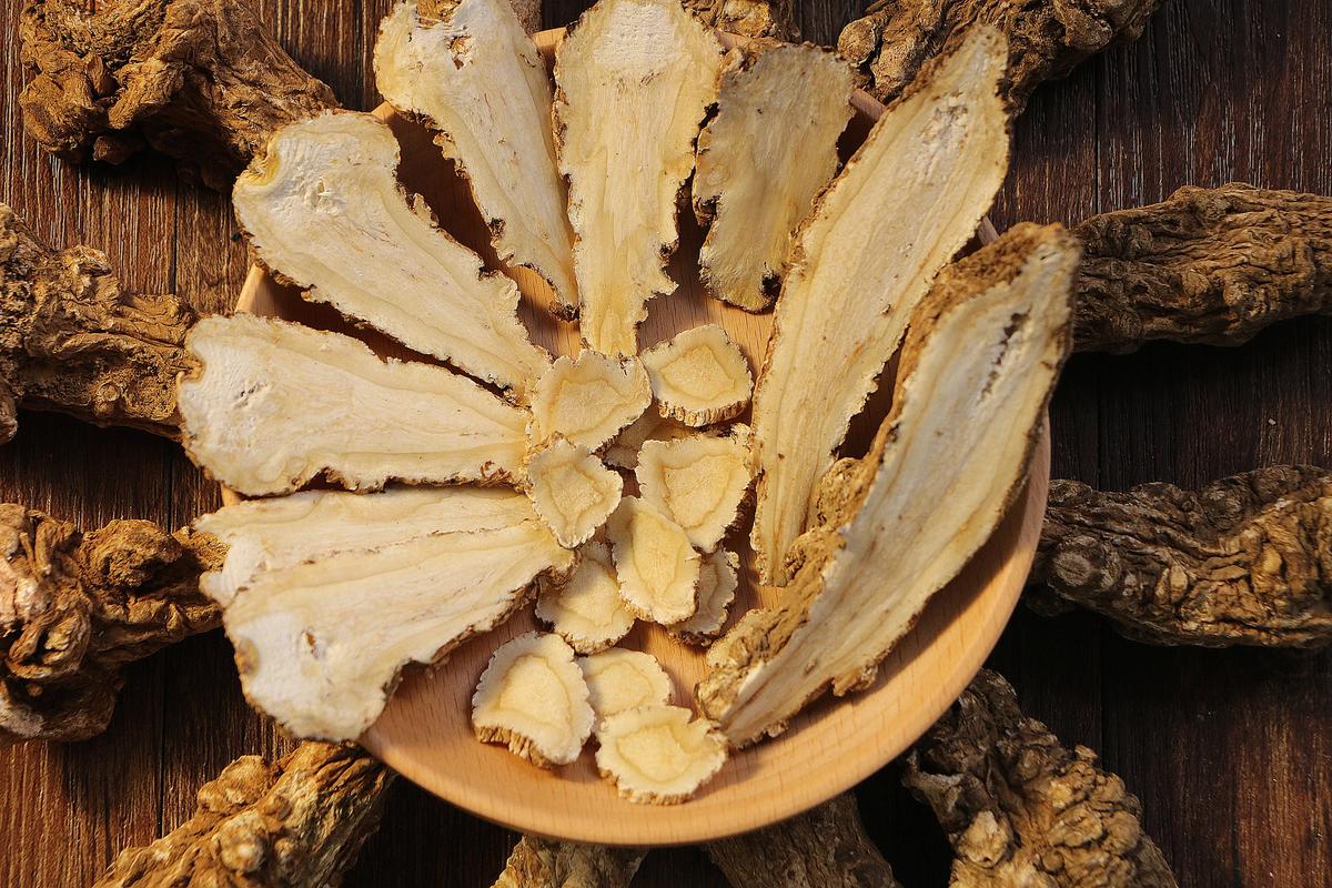 失眠、眩晕、双目干涩原是肝血虚，千古名方四物汤，专治此症