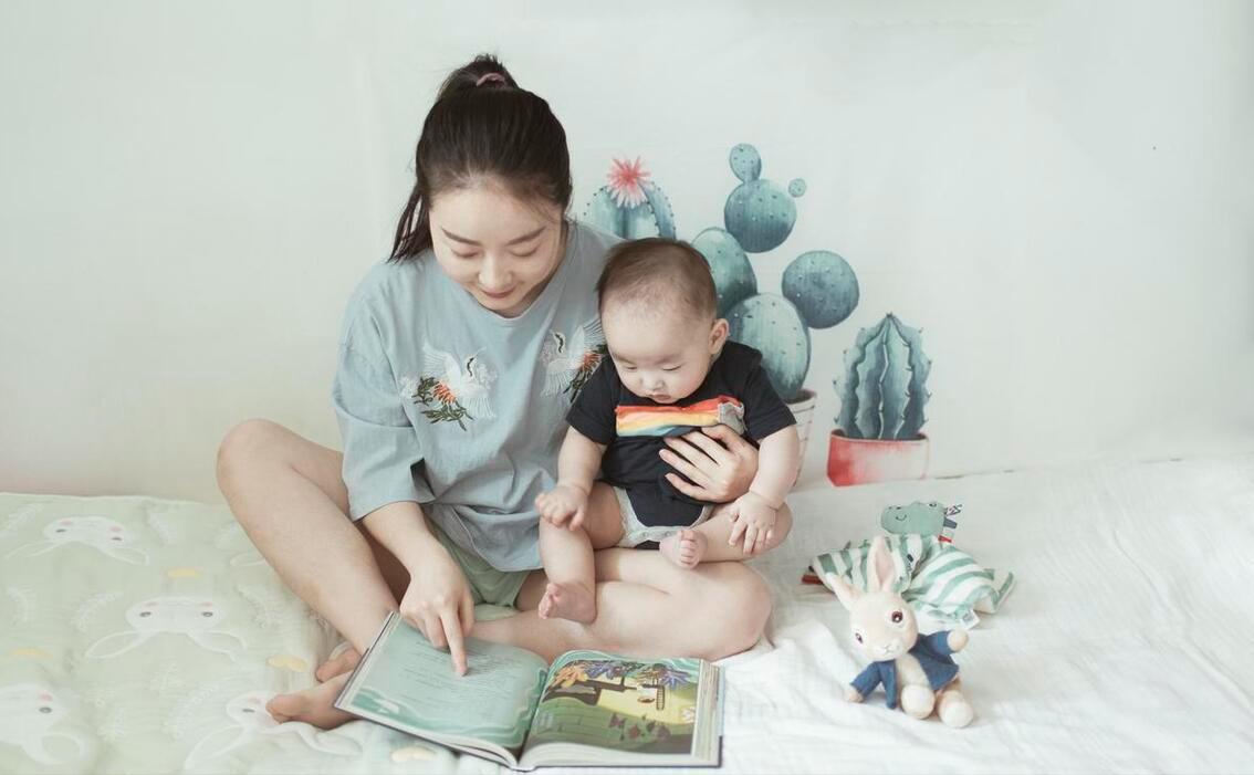 宝宝三岁了吃饭还要追着喂,三岁小孩自己不吃饭追着喂怎么办