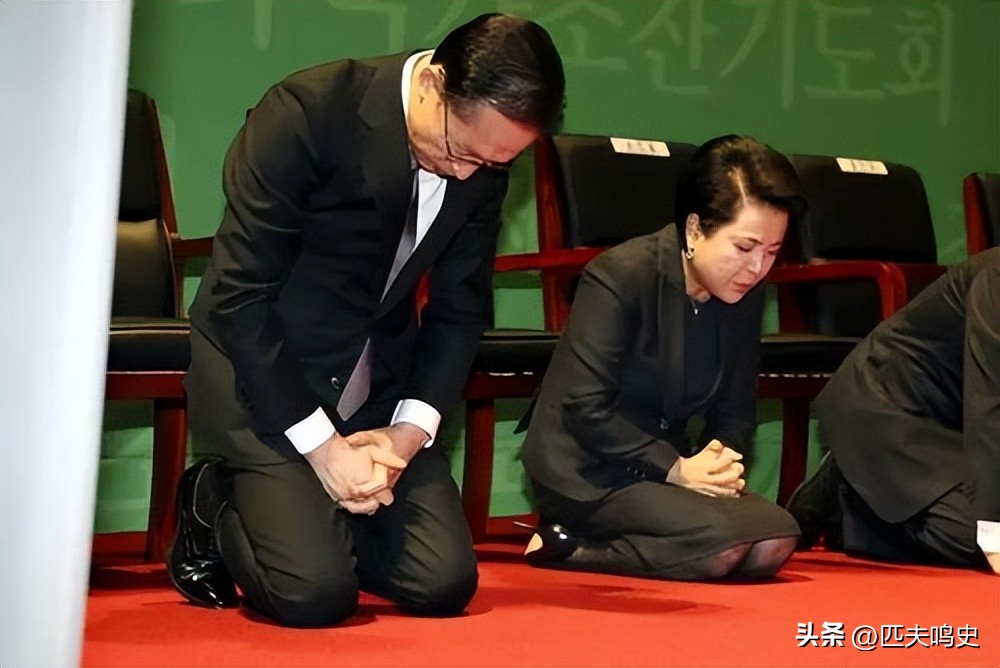 三星手机用两年就白屏,三星手机维修会被换国产屏吗