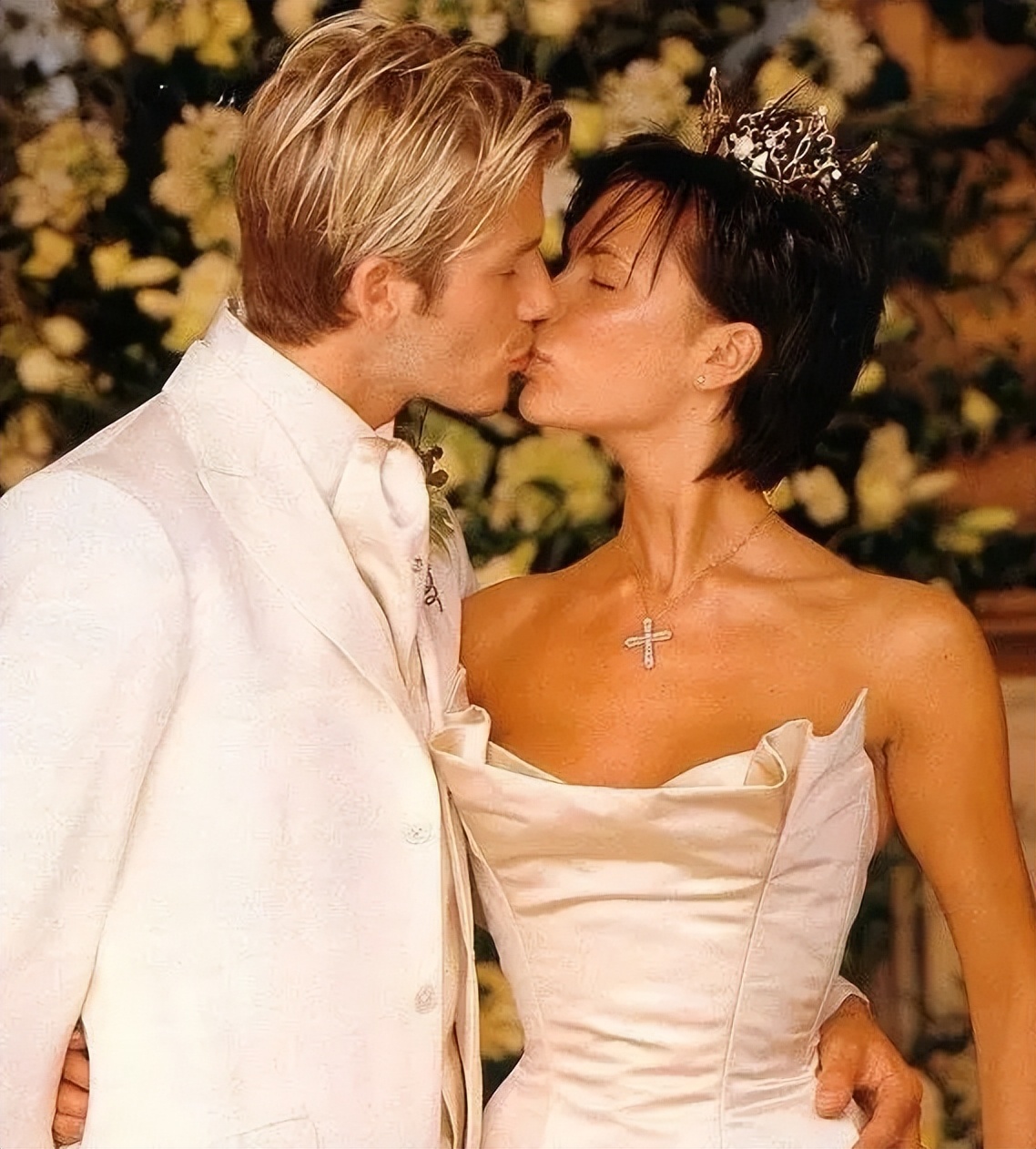 回忆青春的音乐片段,回忆青春的歌曲吉他