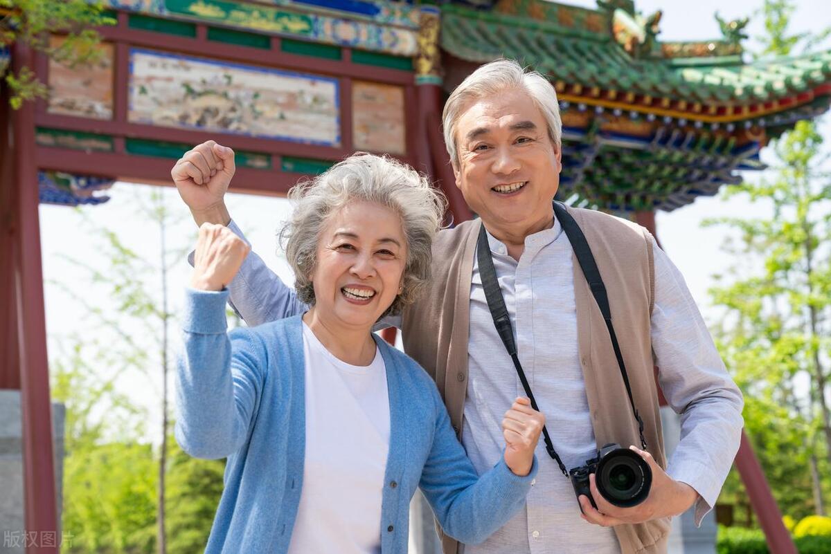 退休教师补课被举报有什么后果,副高级教师延迟退休有错么