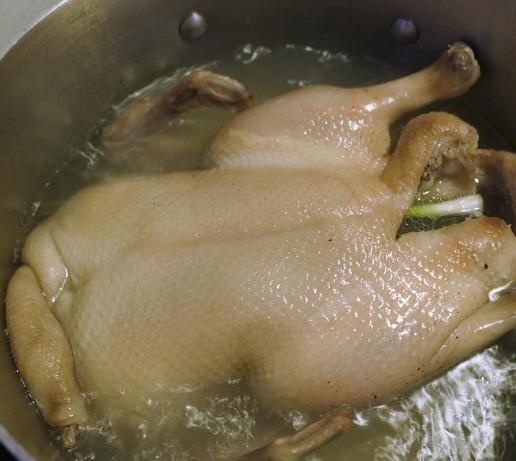 白斩鸭的做法大全家常菜,卤菜香辣白斩鸭怎么弄