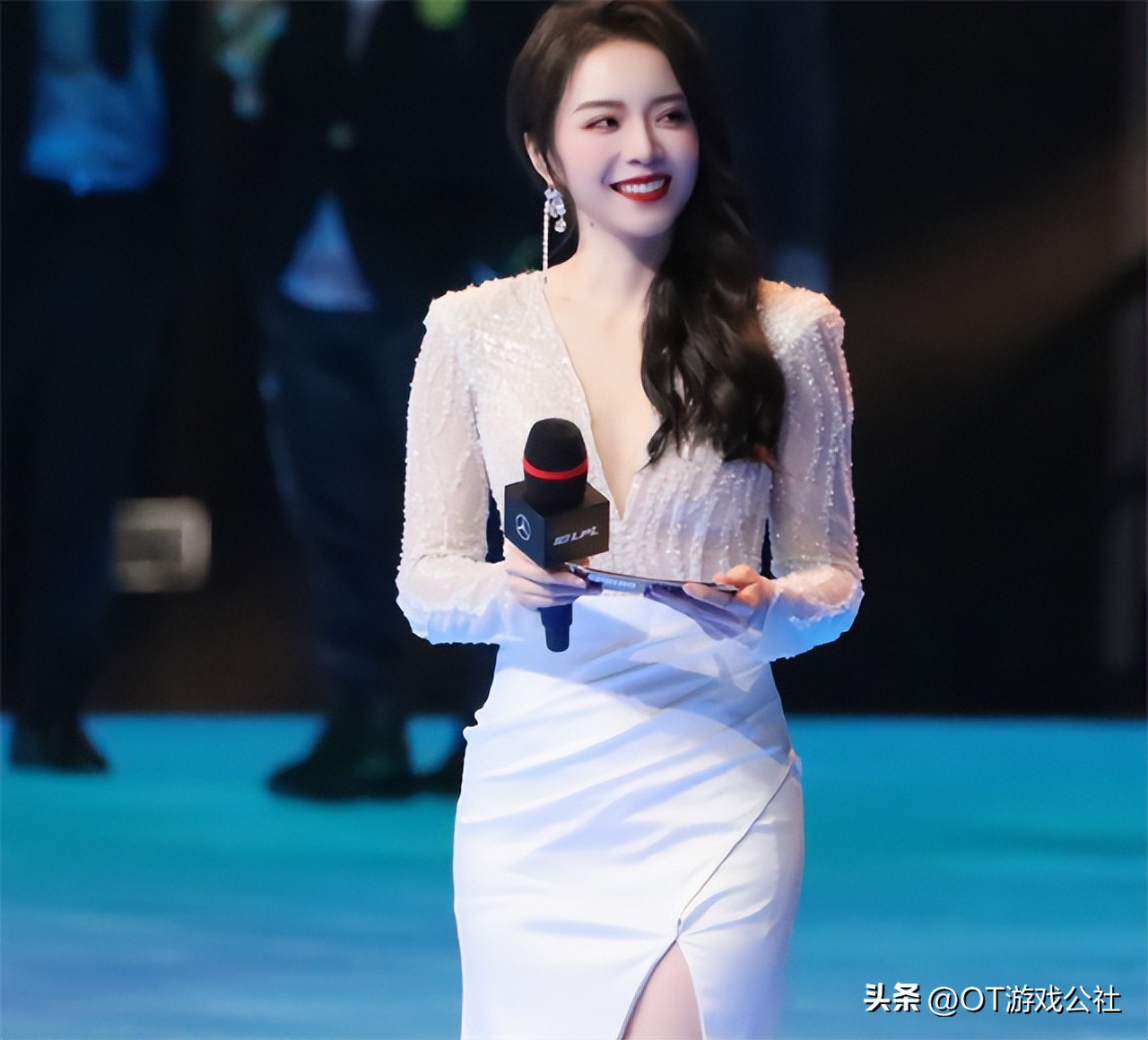 我怎么觉得希然和余霜长得好像,希然和余霜的区别