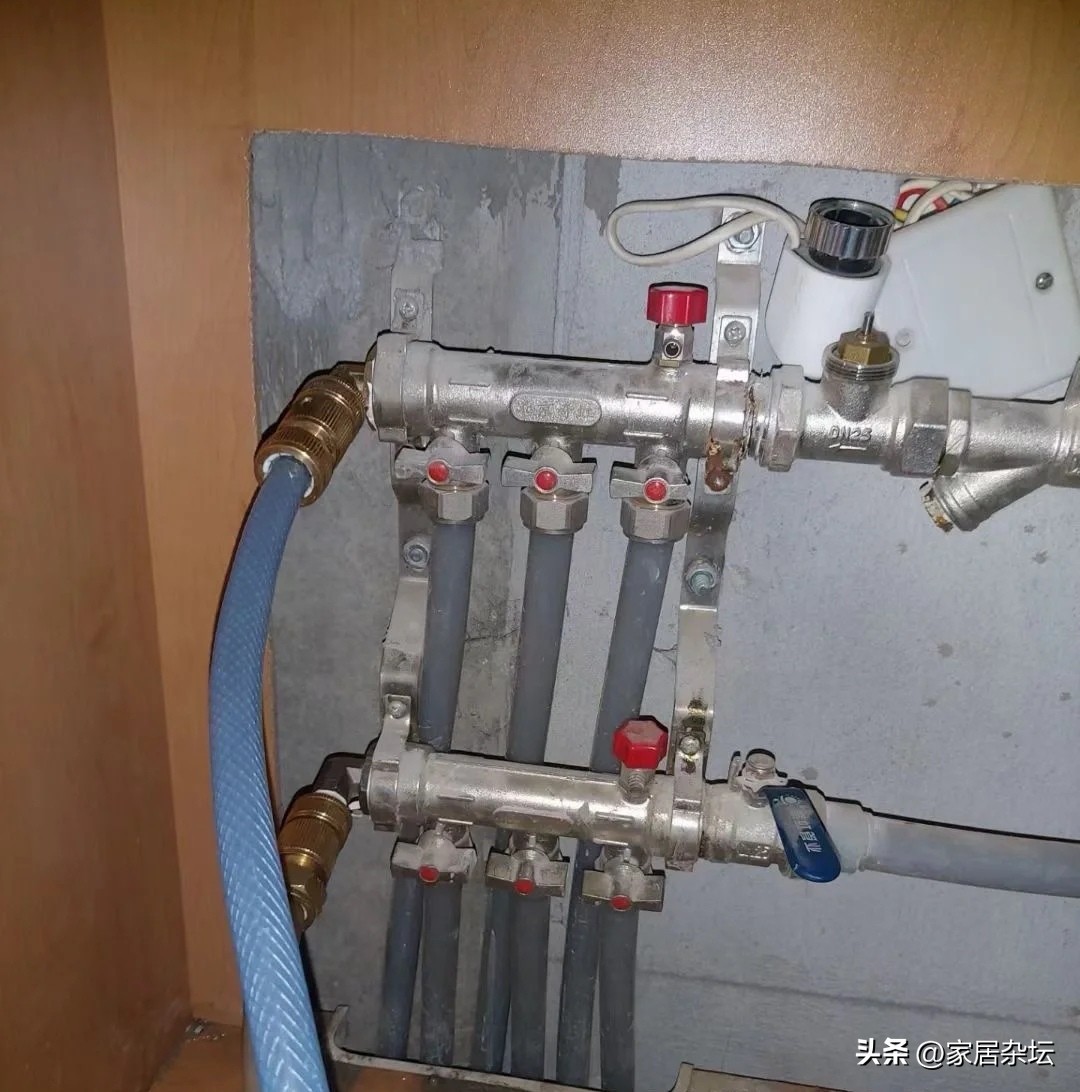 为什么邻居家比自家暖气热,同一栋楼别人家热我家冷