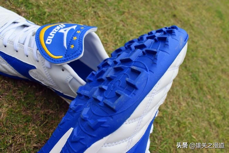 美津浓宽脚碎钉足球鞋推荐,足球鞋推荐中场宽脚美津浓