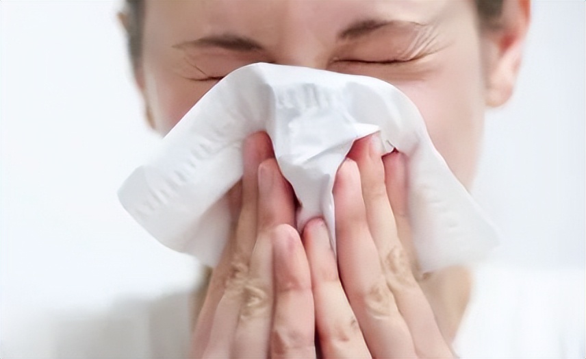擤鼻涕千万别两个鼻子一起擤！这几天耳鼻喉科门诊里都是阳了后擤鼻涕擤出中耳炎的人“阳康”之后又有新烦恼