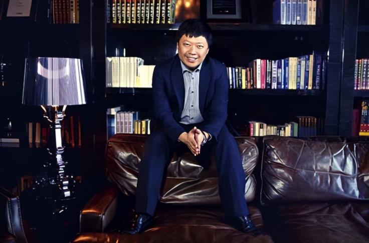 “资本大鳄”王冉：51岁娶小17岁童瑶，凭一己之力“捧红”娇妻