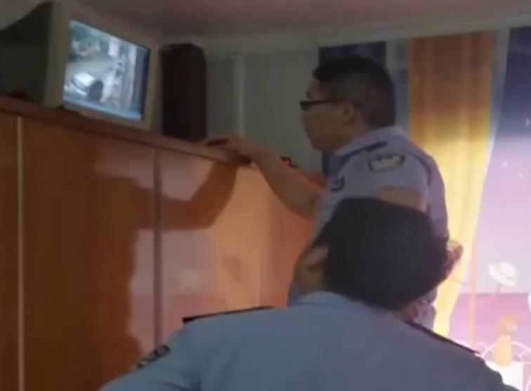 渭南21岁女孩被银环蛇咬死,陕西银环蛇咬伤21岁女子