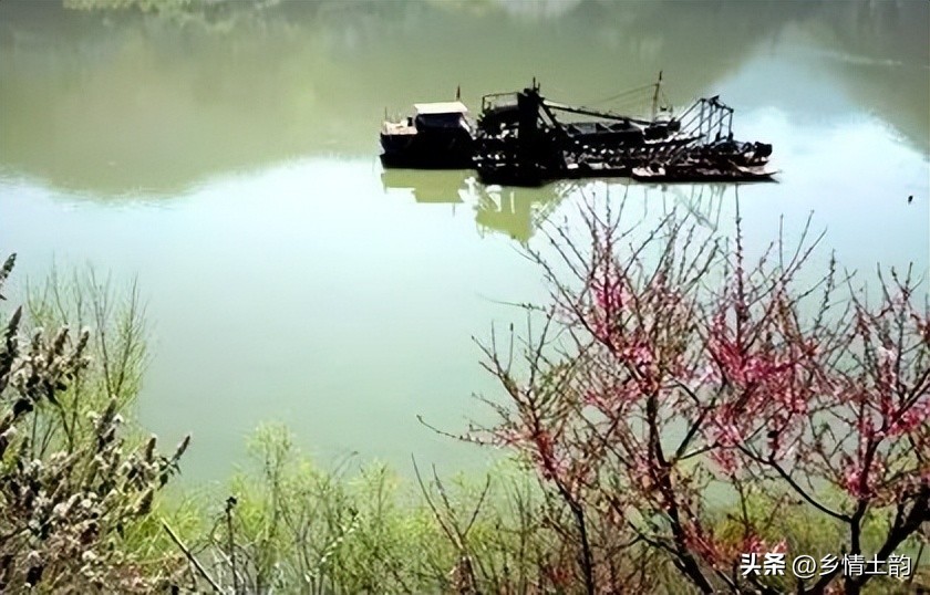 宋晓梅：江畔人家