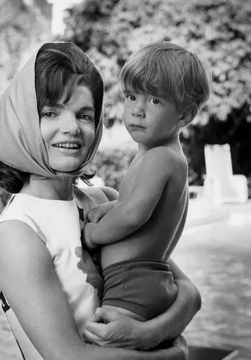 小肯尼迪情史,小肯尼迪的历任女友